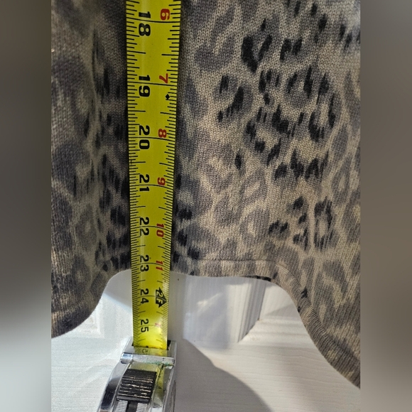 Saks Fifth Avenue Leopard Print Sleeveless Top - Picture 3 of 6